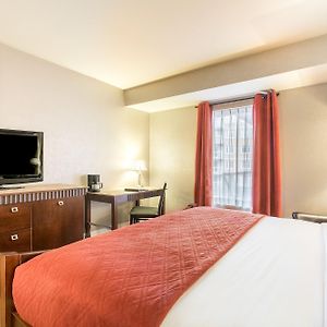 Standard Double Room Queen Size Bed